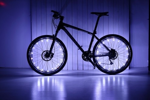 Odporna na deszcz lampa koła rowerowego 3,9 cm, aktywowane ruchem światła szprych rowerowych